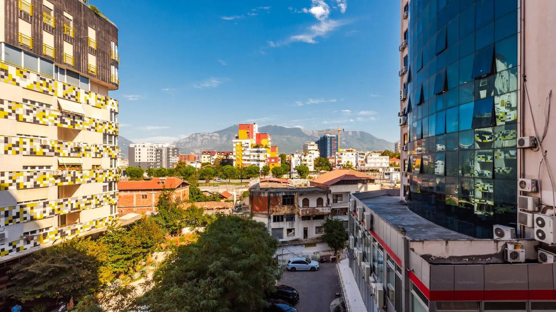 Bright And Spacious Apartment - New Boulevard View Tirana