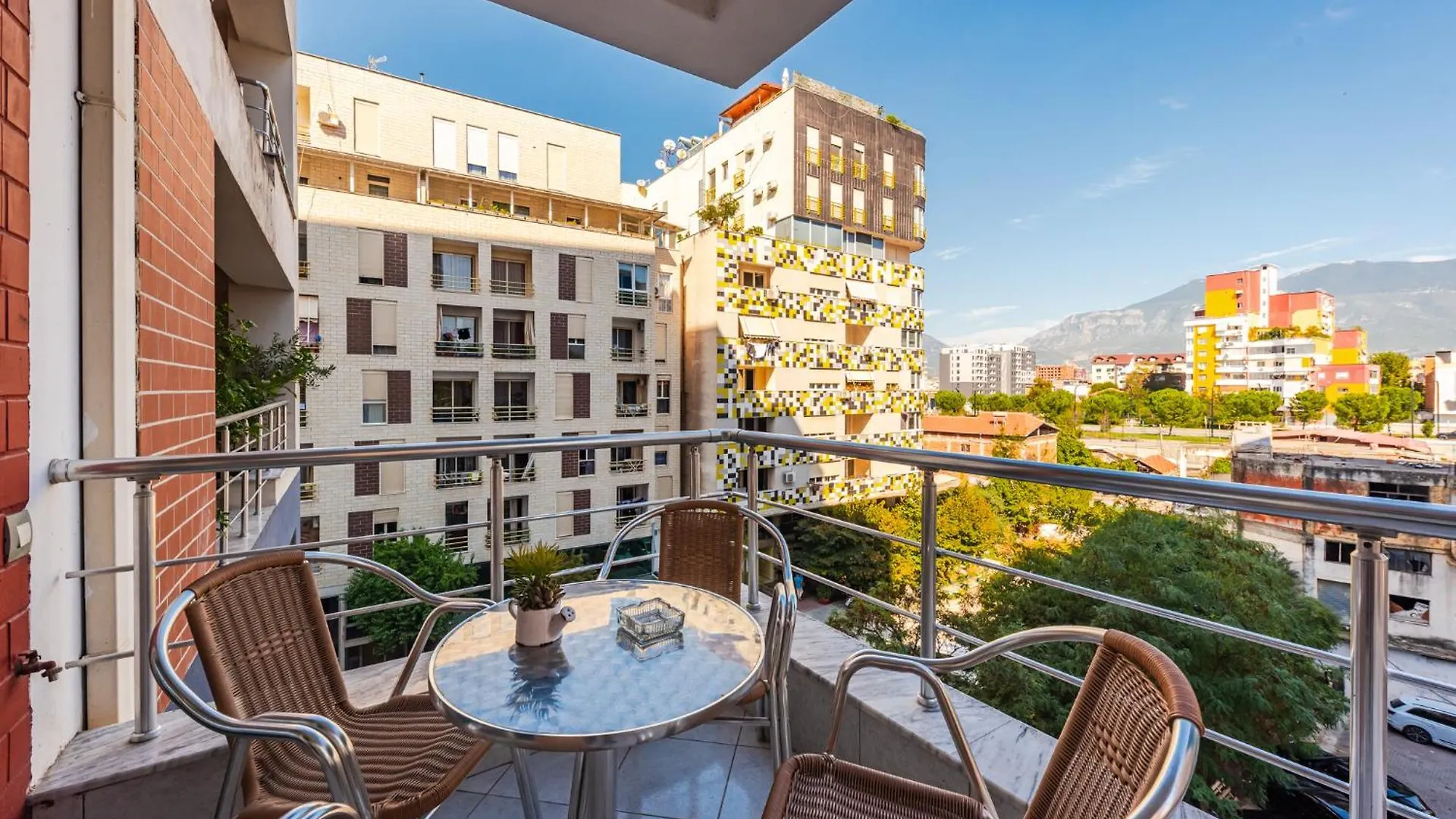 Bright And Spacious Apartment - New Boulevard View Tirana