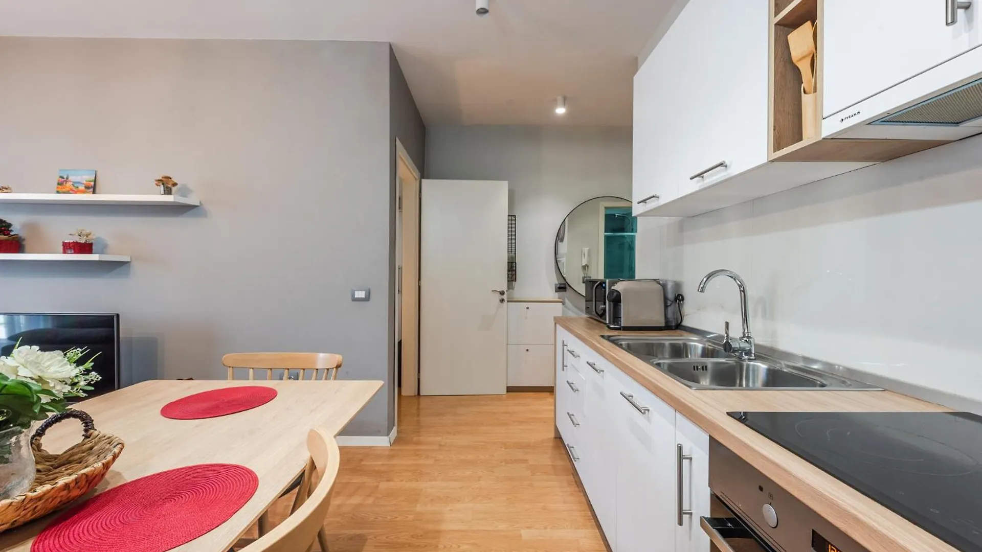 Bright And Spacious Apartment - New Boulevard View Tirana
