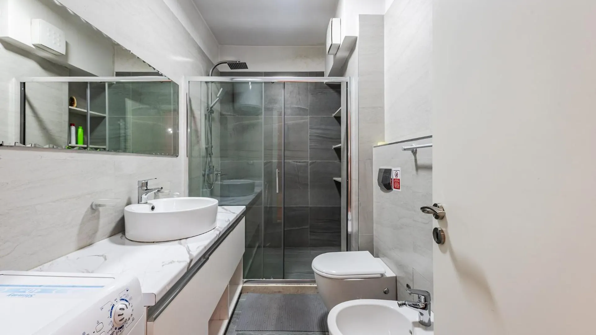 Bright And Spacious Apartment - New Boulevard View Tirana 0*,  Albania