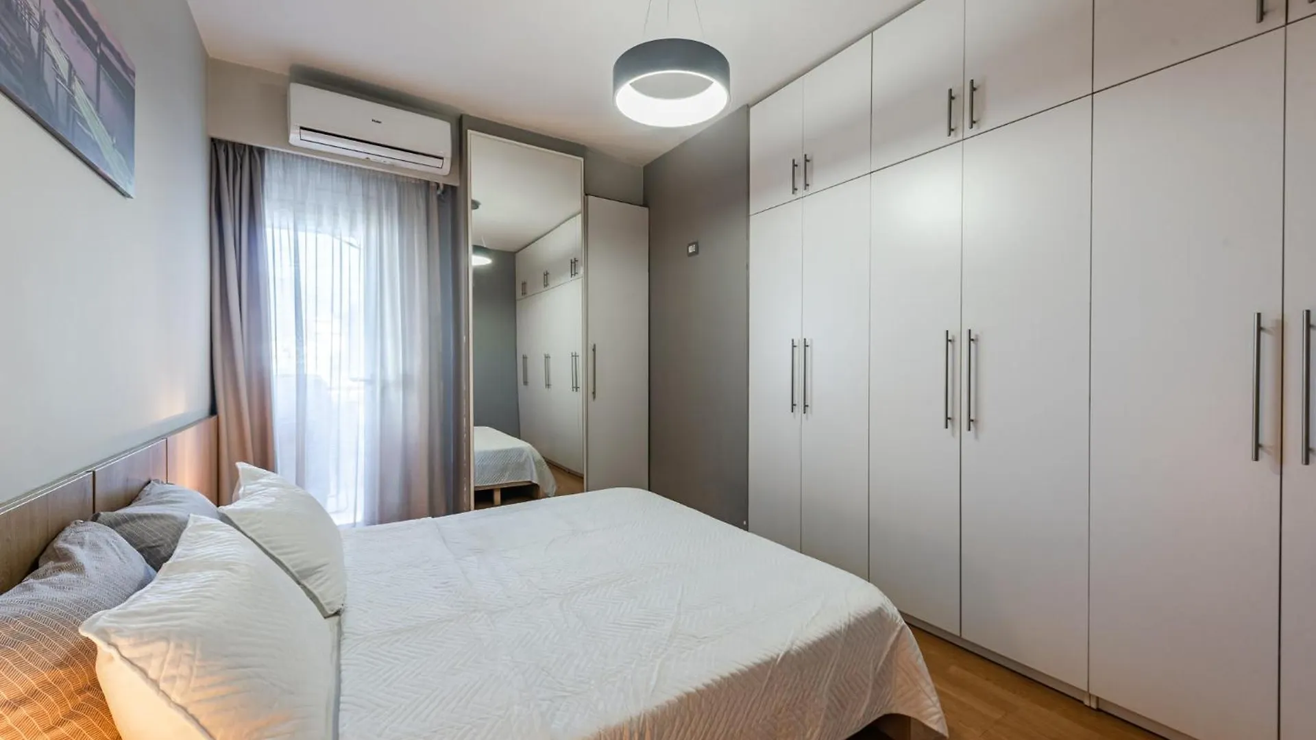 Bright And Spacious Apartment - New Boulevard View Tirana Albania