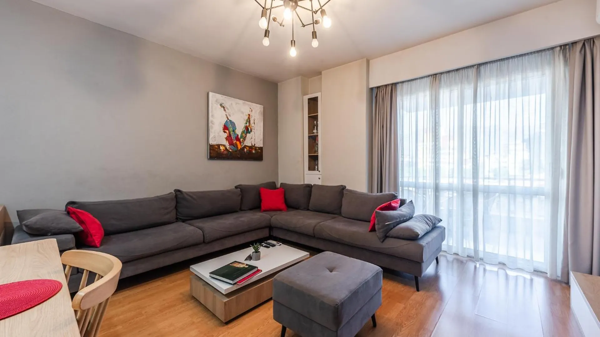 Bright And Spacious Apartment - New Boulevard View Tirana